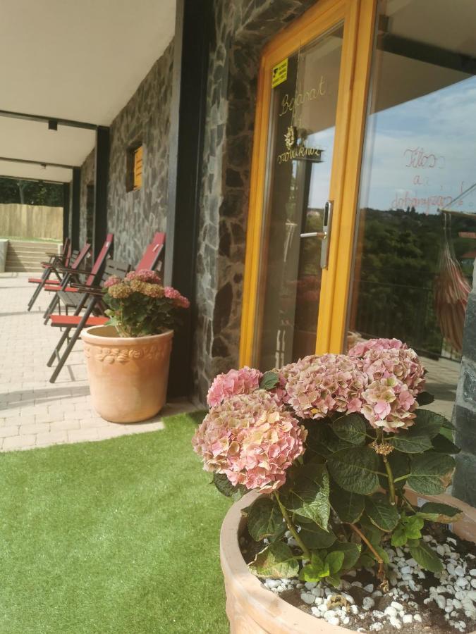 Hotel Illaberek Vendeghaz Sukoró Exterior foto