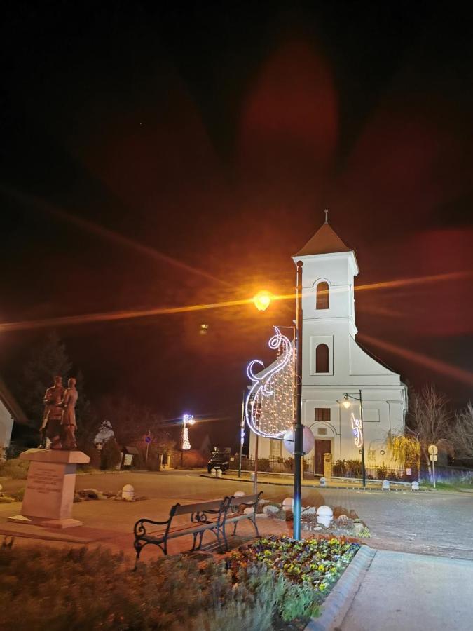 Hotel Illaberek Vendeghaz Sukoró Exterior foto